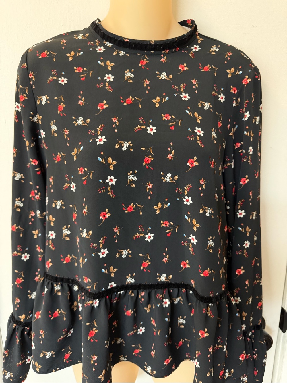 Black Floral Long-Sleeve Ruffle Hem Dress